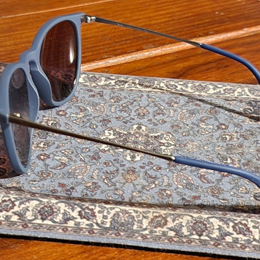 Like NEW: Ray-Ban | Erika | Women's CUSTOM Sunglasses | Blue Frames | Polarized - Picture 6 of 12